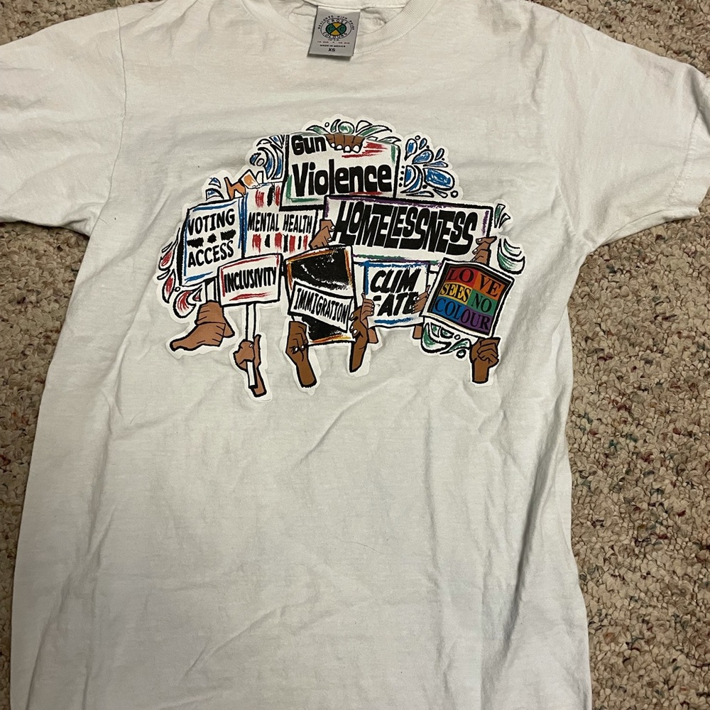 Vote xs tee